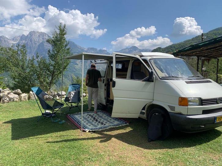 Volkswagen T4 camper met groot hefdak (zelfbouw& uniek), Caravans en Kamperen, Campers, Particulier, tot en met 4, Buscamper of Camperbus