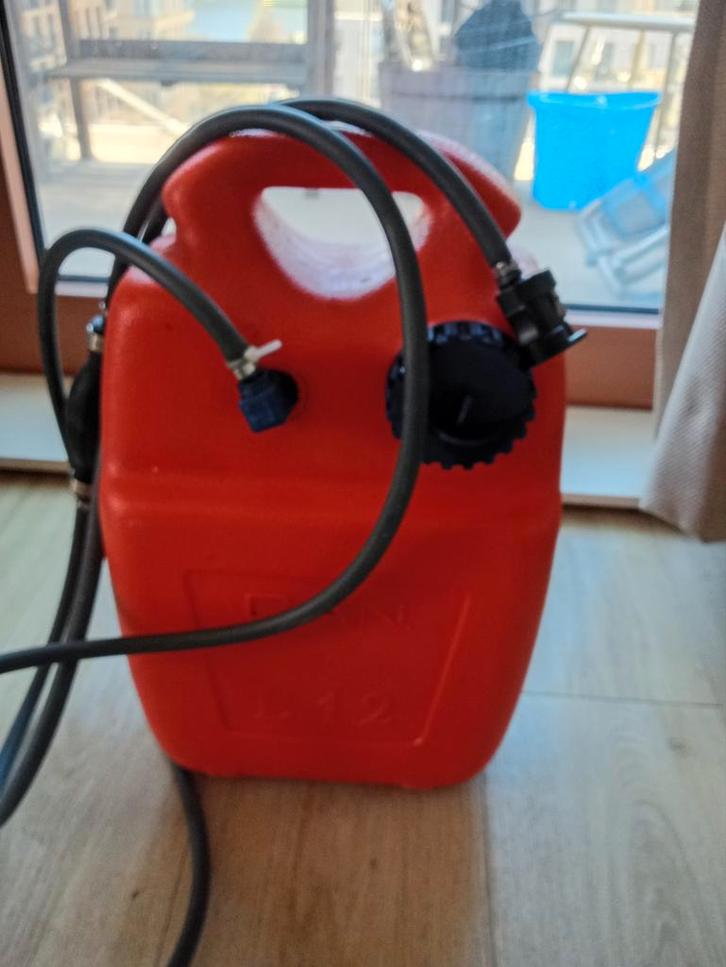 Rode brandstoftank met slang voor buitenboordmotor, Watersport en Boten, Accessoires en Onderhoud, Ophalen of Verzenden