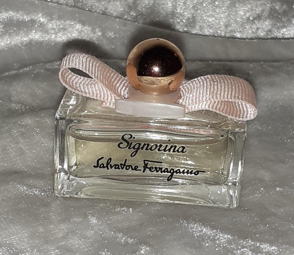 Luxe parfum mini - Salvatore ferregamo , signorina, Ophalen of Verzenden, Zo goed als nieuw, Miniatuur, Gevuld
