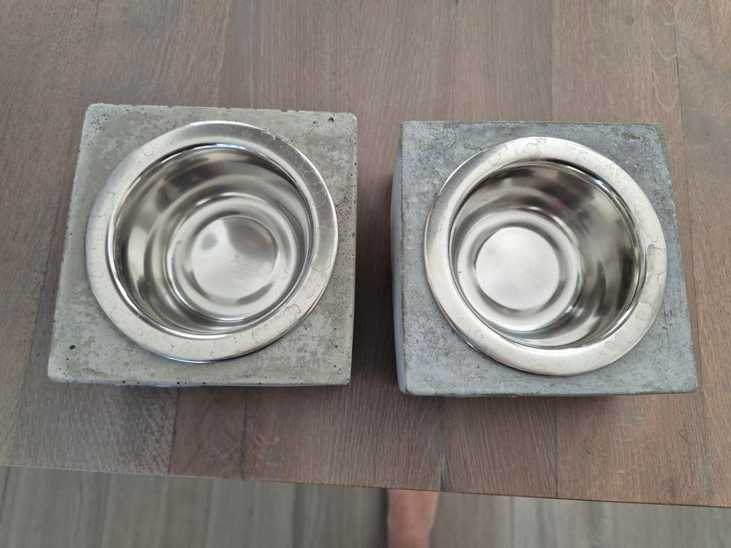 Drinkbakjes 2 stuks voor kat of kleine hond, Ophalen of Verzenden