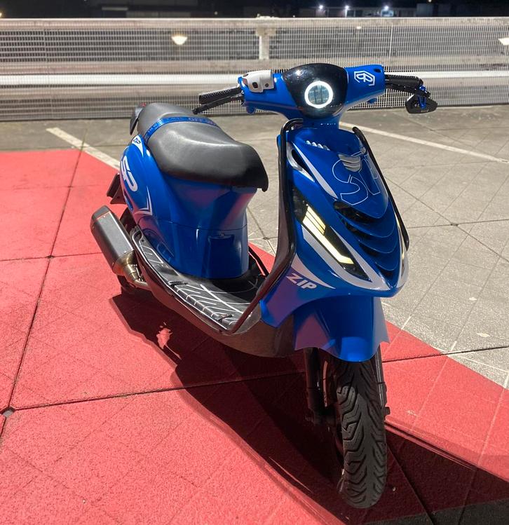 PIAGGIO ZIP 80CC 4t 2v, Fietsen en Brommers, Scooters | Piaggio, Zo goed als nieuw, Zip, Benzine, Ophalen