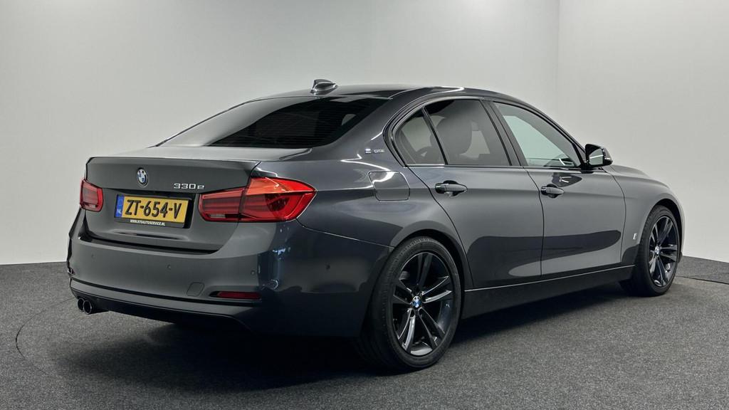 BMW 3-serie 330e CAMERA CARPLAY NAVI CRUISE LM ECC STOELVERW, Auto's, Automaat, 1998 cc, Achterwielaandrijving, Gebruikt