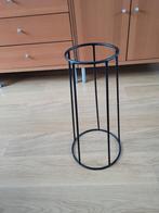 2 x taps toelopende gietijzeren plantenstandaard, Huis en Inrichting, Tafels | Bijzettafels, Minder dan 55 cm, Metaal of Aluminium