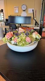 Witte schaal met gedroogd bloemstuk, Ophalen of Verzenden, Zo goed als nieuw