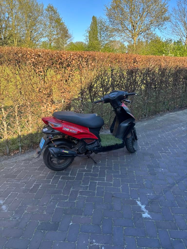 Kymco agility, Fietsen en Brommers, Snorfietsen en Snorscooters, Ophalen of Verzenden, Zo goed als nieuw, Benzine, Kymco