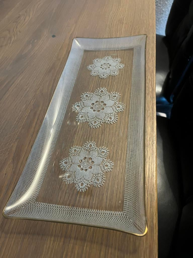 Oude glazen cakeschaal, Ophalen