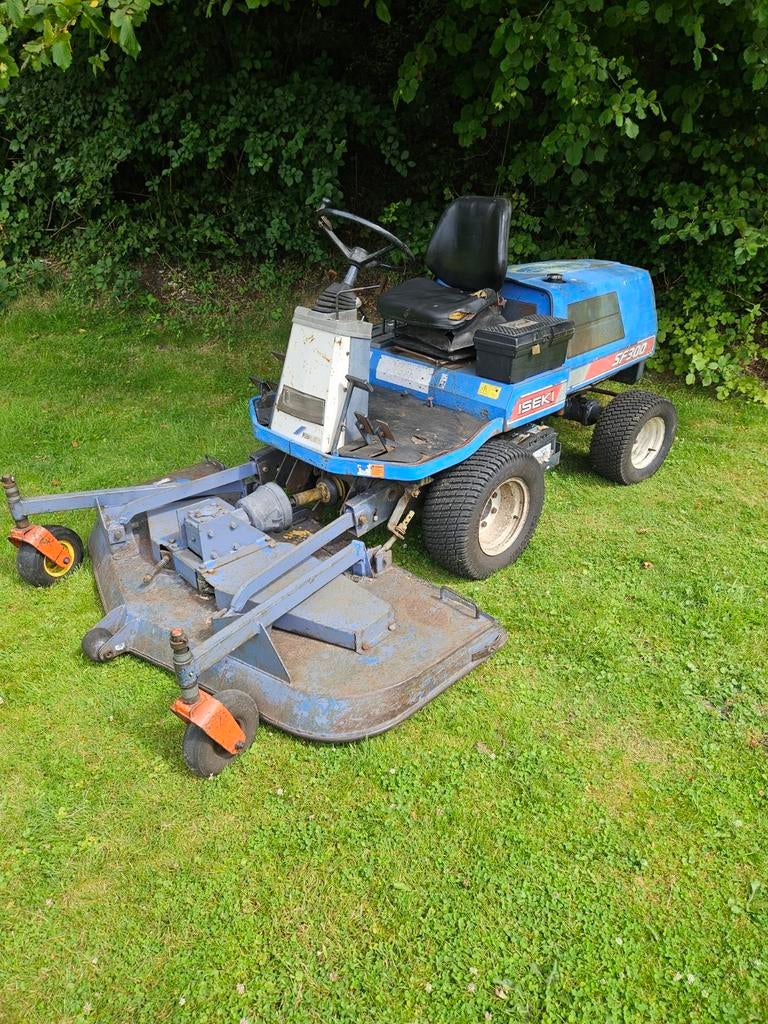 Iseki sf 300 diesel hst frontmaaier zitmaaier grasmaaier, Tuin en Terras, Zitmaaiers, Ophalen of Verzenden, Gebruikt, 120 cm of meer
