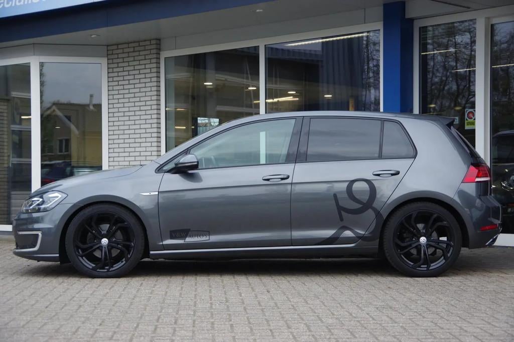Volkswagen e-Golf App-connect Leer Stoelverwarm € 11.900,0, Auto's, Volkswagen, Automaat, 136 pk, Gebruikt, Golf