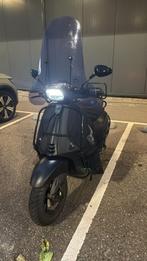 Vespa sprint full 2019, Fietsen en Brommers, Scooters | Vespa, Ophalen, Zo goed als nieuw, Benzine