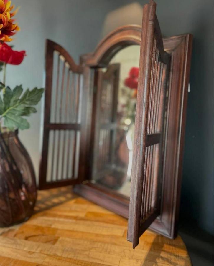 Spiegel met tralie luiken oosters India sober bohemian, Antiek en Kunst, Curiosa en Brocante, Ophalen of Verzenden