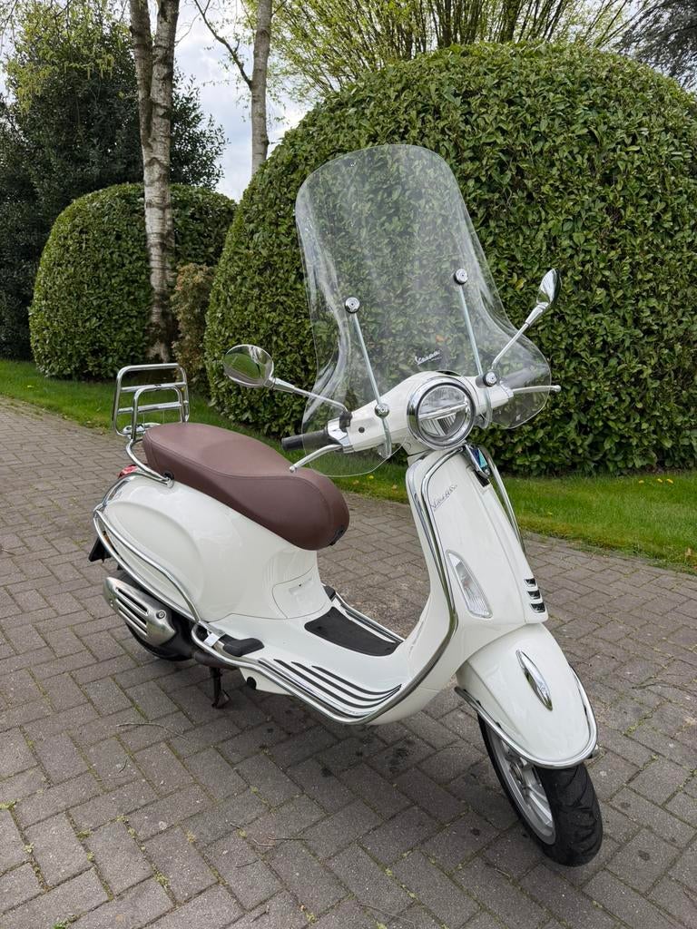 Vespa Primavera, Fietsen en Brommers, Scooters | Vespa, Ophalen, Overige modellen, Zo goed als nieuw, Benzine
