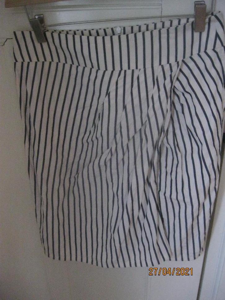 Far Hills rokje:mt 36, 42, Kleding | Dames, Rokken, Zo goed als nieuw, Maat 42/44 (L), Blauw, Boven de knie, Ophalen of Verzenden