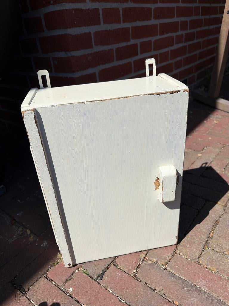 Brocante kastje wit, staand of hangend te gebruiken, Ophalen of Verzenden, Gebruikt