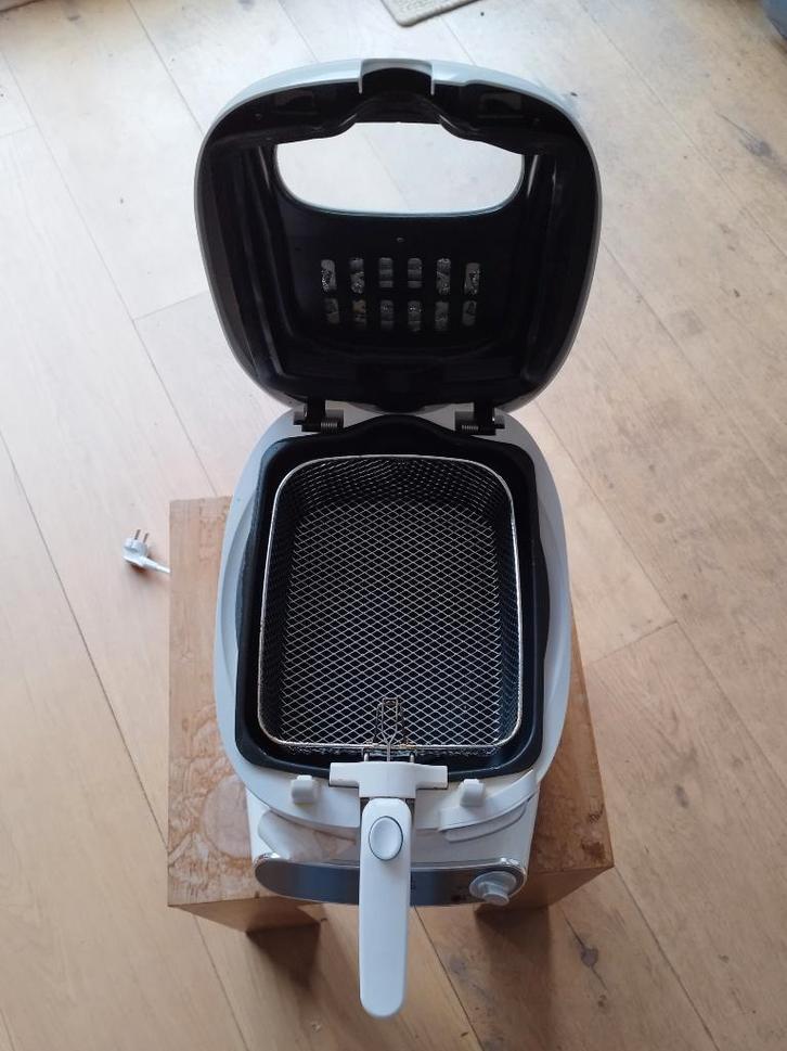 Tefal frituurpan, Witgoed en Apparatuur, Frituurpannen, Gebruikt, 2 tot 3 liter, Uitneembare binnenpan, Ophalen