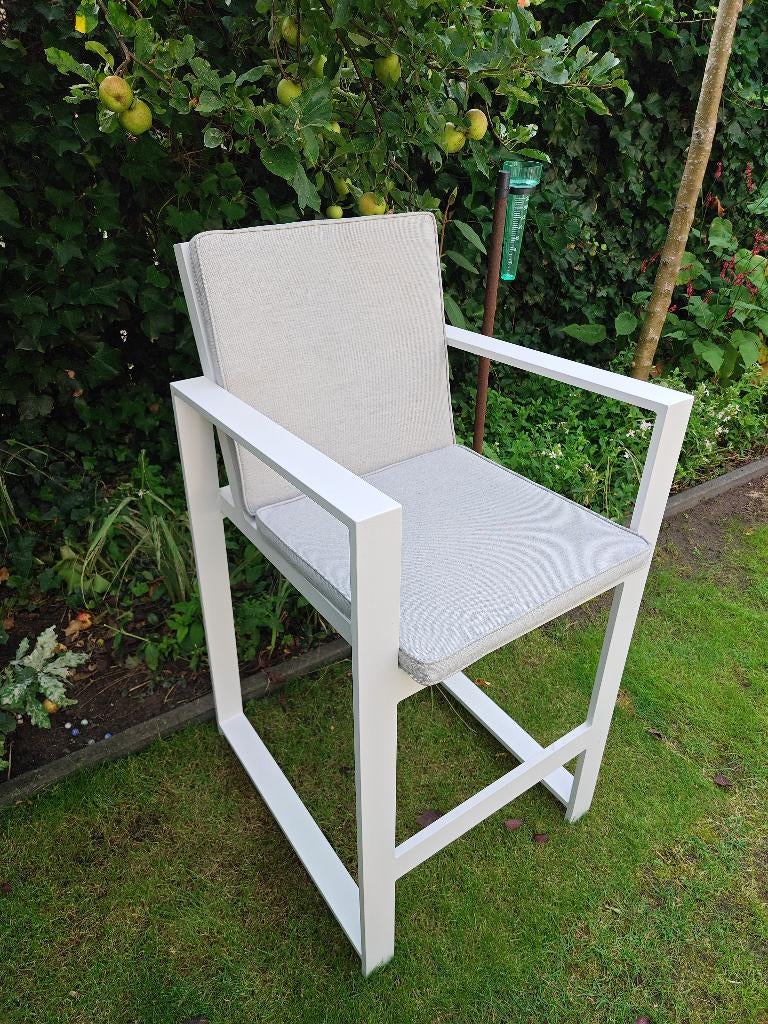 Bellagio Bartafel en 4 barkrukken, Ophalen, 4 zitplaatsen, Gebruikt, Aluminium