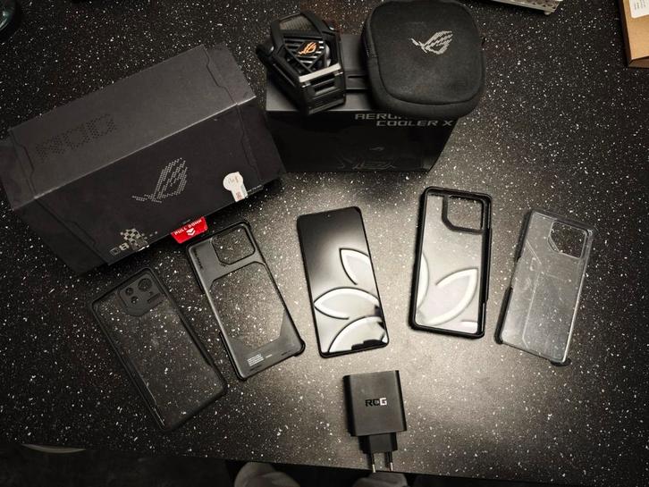 Asus ROG Phone 8 Pro met accessoires, Telecommunicatie, Mobiele telefoons | Overige merken, Zo goed als nieuw, Zonder abonnement