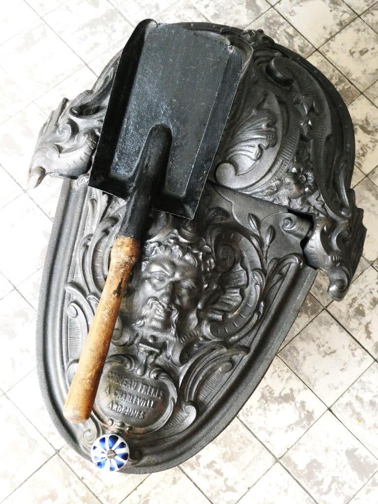 Kolenkit pelletbak houtbak Freres a Charlevil Ardennes, Antiek en Kunst, Ophalen