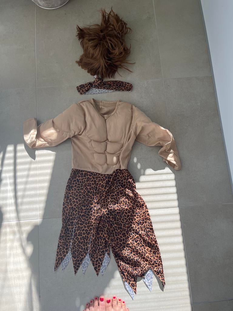 Tarzan verkleedpak maat 140 met pruik en hoofdband, Ophalen of Verzenden, Gebruikt, 134 t/m 140, Jongen