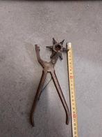 Oude antieke rasche  Gaatjestang ponstang leerbewerking tang, Ophalen of Verzenden