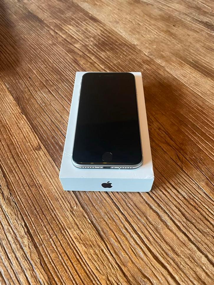 iPhone SE (2022) 64GB - 88% batterij, Telecommunicatie, Mobiele telefoons | Apple iPhone, Zo goed als nieuw, 64 GB, Zonder abonnement
