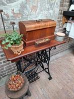 Antiek trap naaimachine., Ophalen of Verzenden