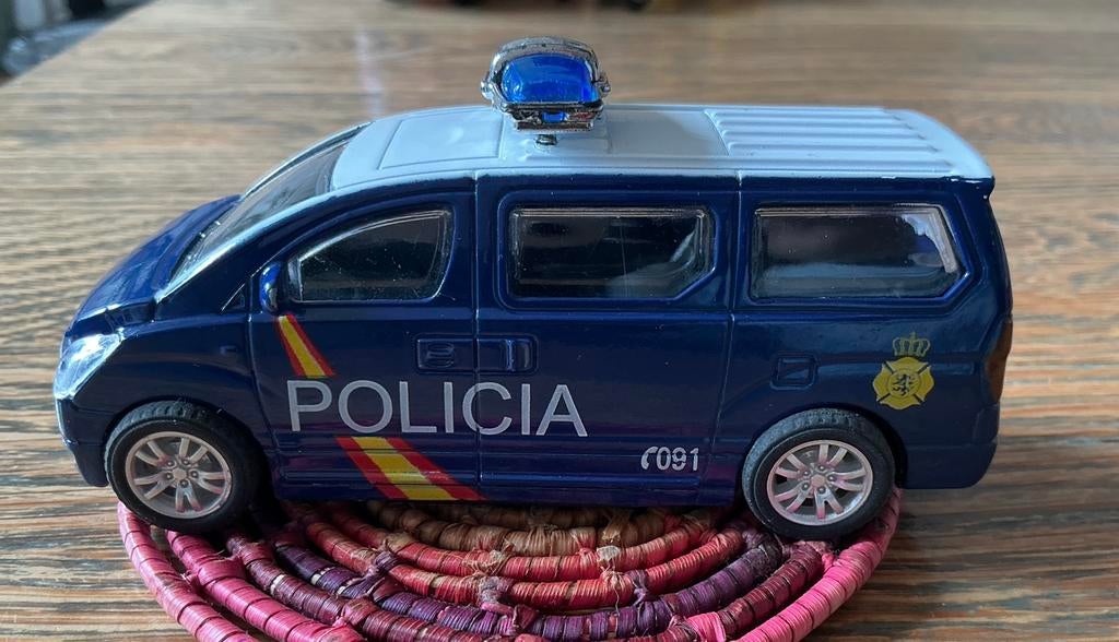 Spaanse Politie auto Policia, Ophalen, Zo goed als nieuw, Auto