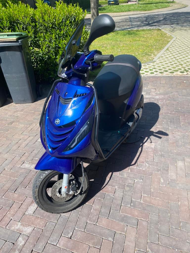 Piaggio Zip 2019, Fietsen en Brommers, Scooters | Piaggio, Zo goed als nieuw, Zip, Benzine, Ophalen