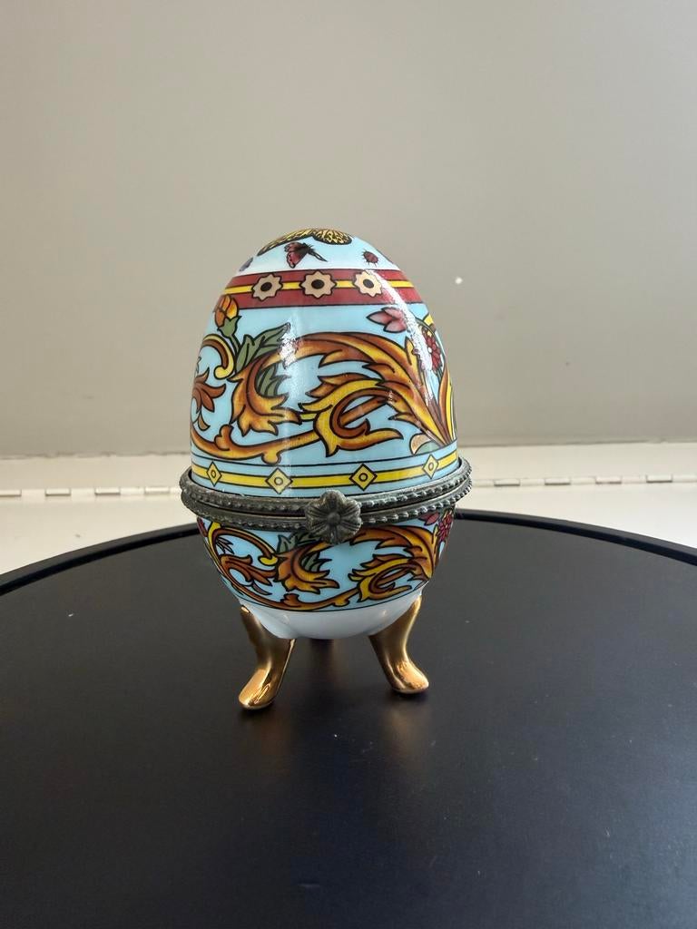 Decoratief Porseleinen Ei op Voetjes - Handgeschilderd, Ophalen of Verzenden