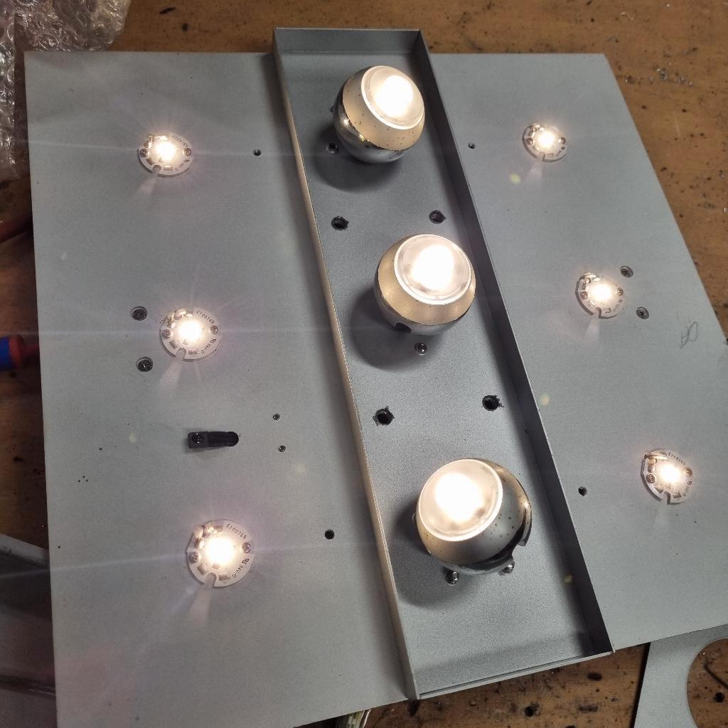 KOOPJE partij opbouw LED LAMP ledarmatuur met richtspots, Ophalen, Gebruikt