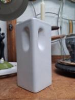 oma's vintage witte blok vaasje, Gebruikt, Wit, Aardewerk of Porselein, Ophalen of Verzenden