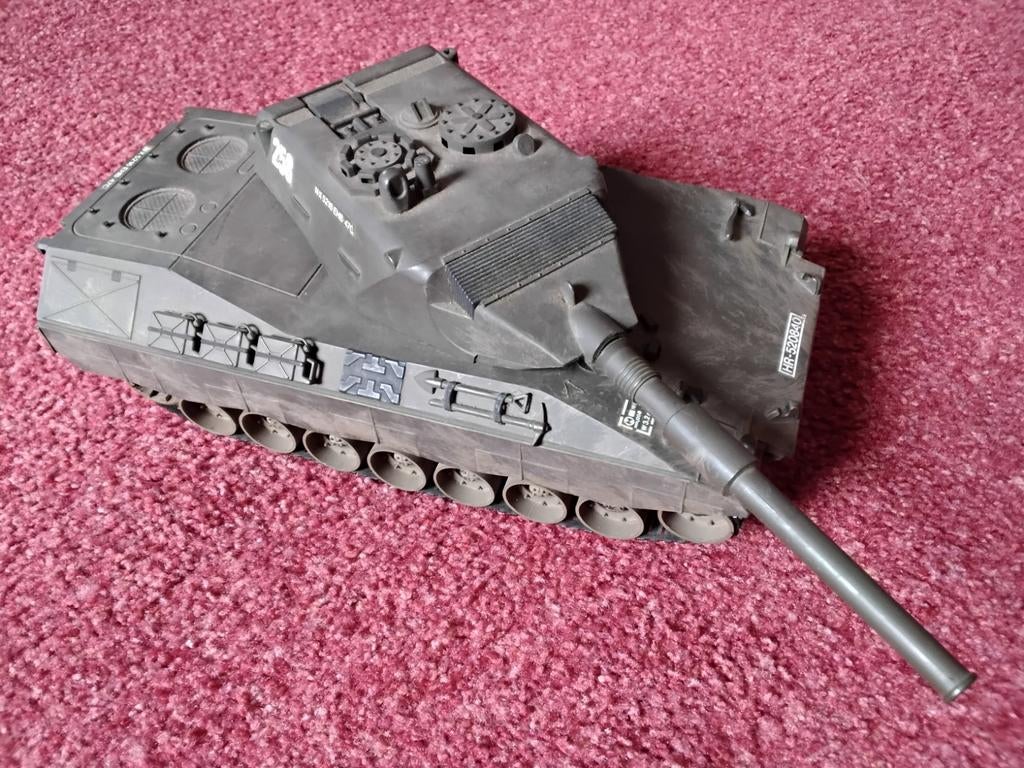 Leopard II tank - grote schaal! Decoratief of afbouwen!, Hobby en Vrije tijd, Modelbouw | Auto's en Voertuigen, Gebruikt, 1:32 tot 1:50