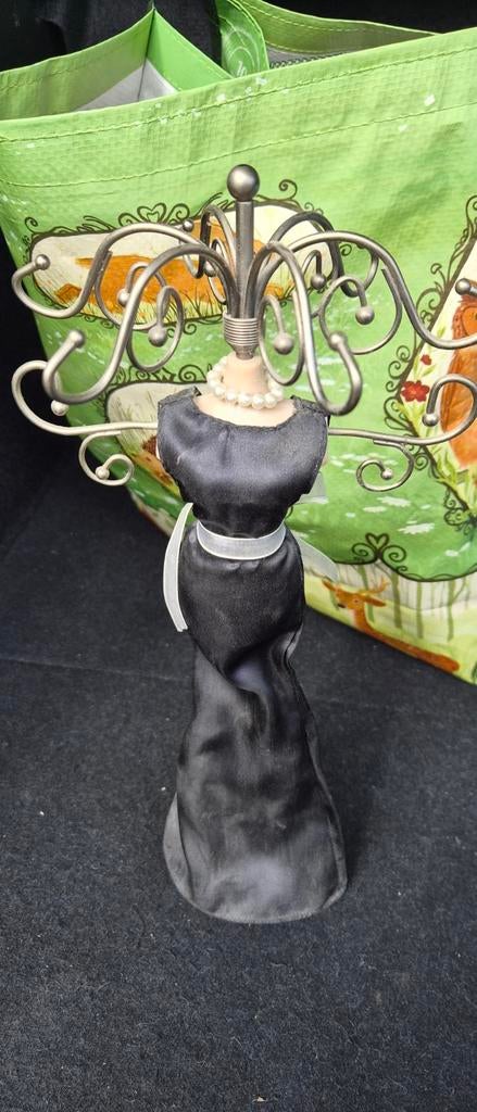 Vintage sieraden hanger standaard - Zwart jurkje, Sieraden, Tassen en Uiterlijk, Overige Accessoires, Ophalen of Verzenden, Gebruikt