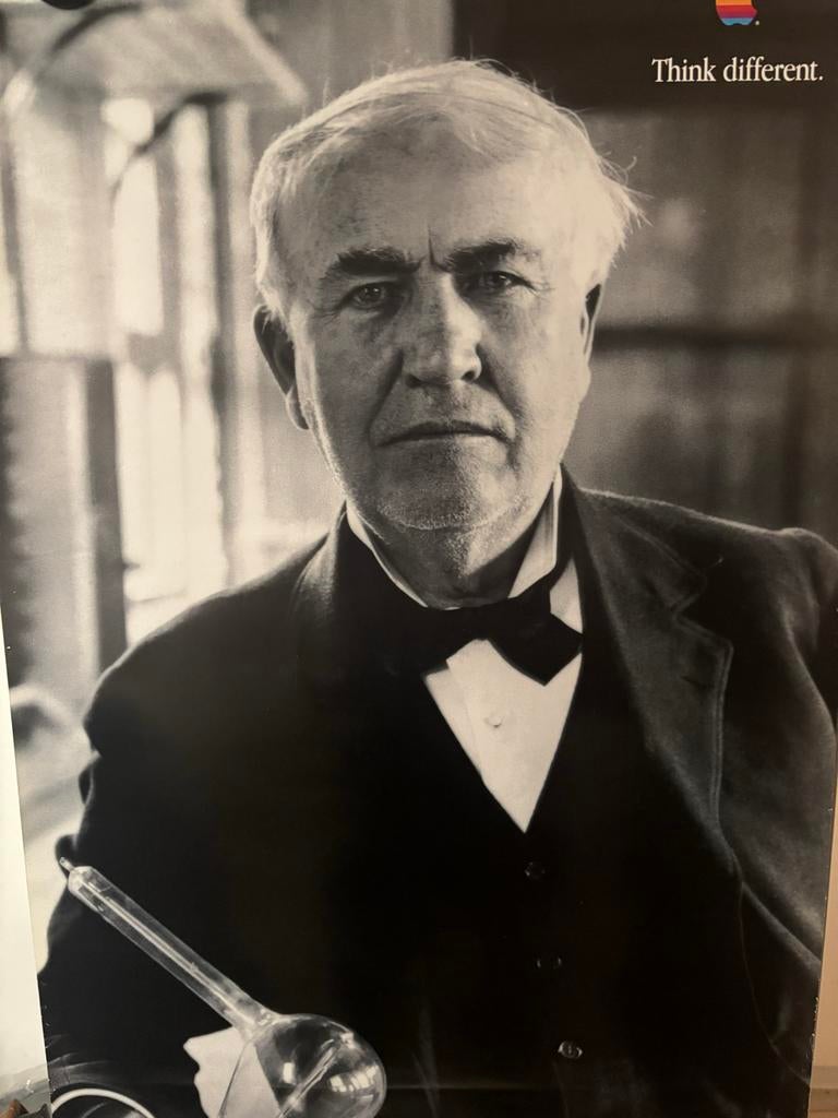 Apple Think Different poster van Edison., Verzamelen, Posters, Ophalen of Verzenden, A1 t/m A3, Reclame, Rechthoekig Staand