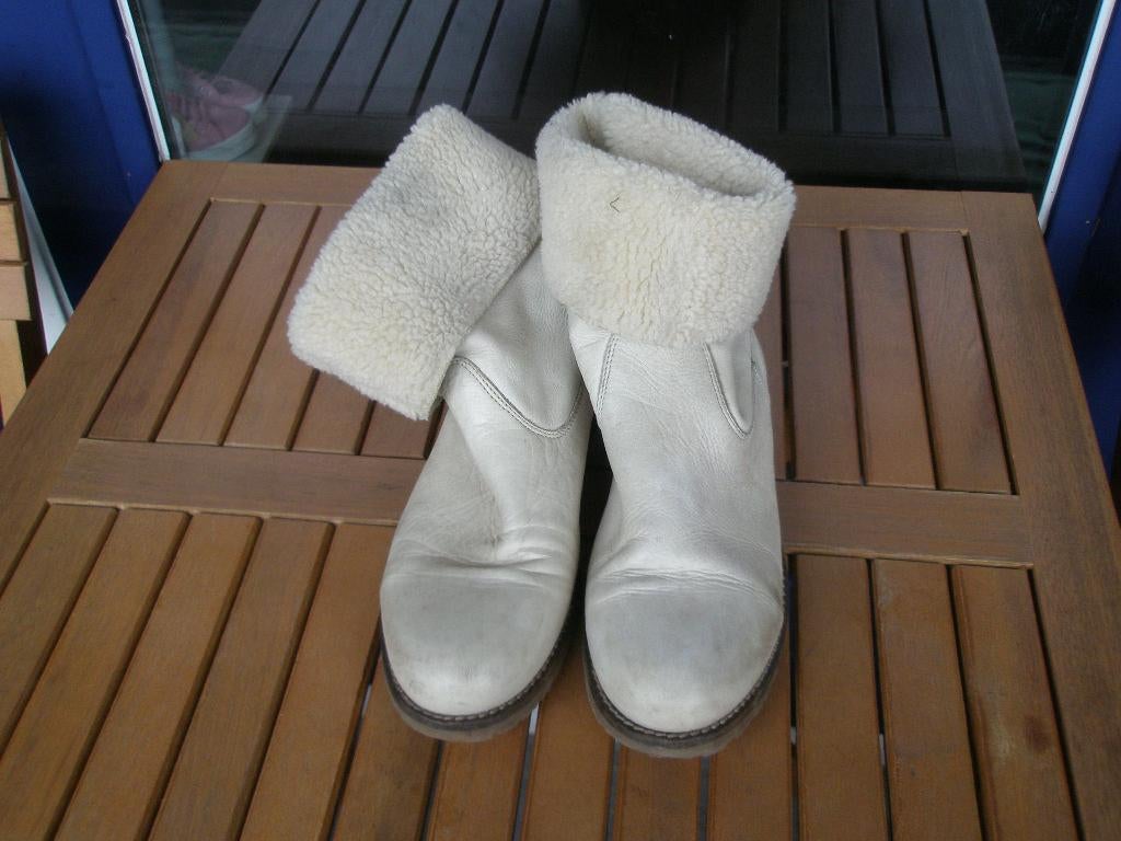 Fraaie hoge Enkellaarsjes, leder , kleur ecru , maat 38, Beige, Lage of Enkellaarzen, Ophalen of Verzenden, Zo goed als nieuw