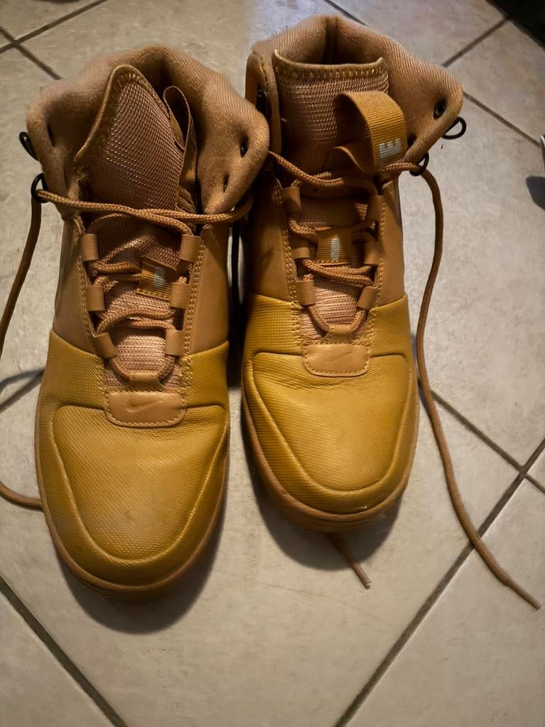 Mosterdgele Nike sneakers maat 42,5, Ophalen of Verzenden, Zo goed als nieuw