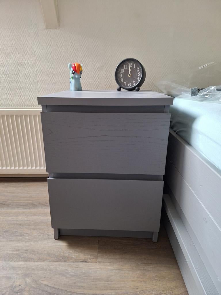 Ikea Malm nachtkastje / ladekastje - grijs, Huis en Inrichting, Ophalen, 55 tot 70 cm, Zo goed als nieuw, 45 tot 65 cm