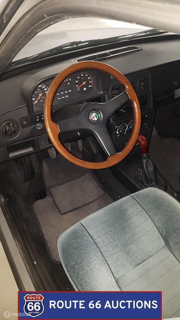 Alfa Romeo 33 | 1994 | Route 66 Auctions, Auto's, Overige carrosserieën, Zwart, Bedrijf, Handgeschakeld