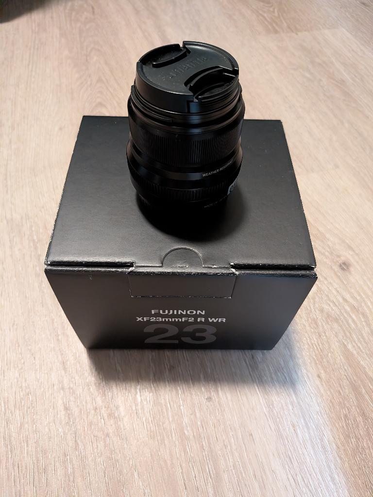 Fujifilm XF 23mm f/2 WR, Ophalen of Verzenden, Zo goed als nieuw, Standaardlens