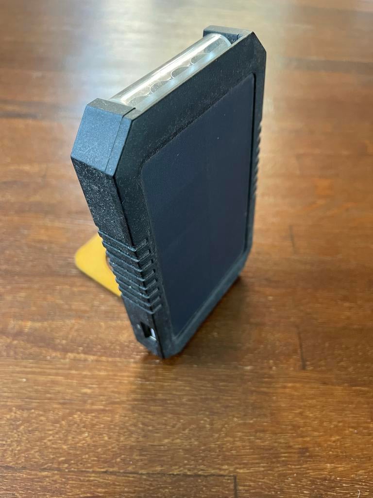 Powerbank Xtorm met zonnepaneel, Ophalen of Verzenden, Gebruikt