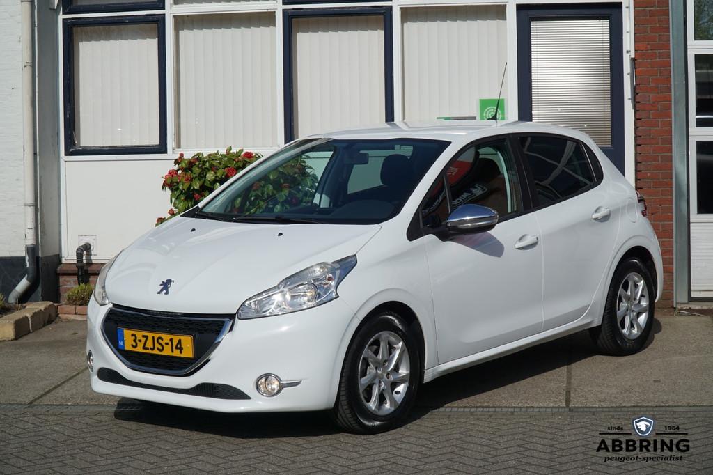 PEUGEOT 208 Style sinds 2017 in onderhoud en nieuwe snaar, Auto's, Peugeot, Te koop, ABS, Airbags, Airconditioning, Bluetooth