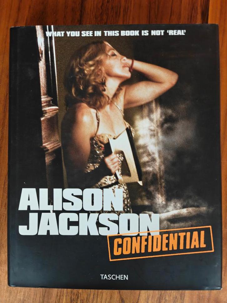 Alison Jackson - Confidential, Boeken, Kunst en Cultuur | Fotografie en Design, Gelezen, Fotografen, Ophalen of Verzenden