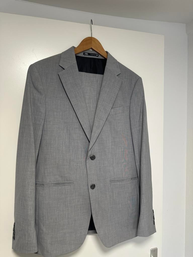 Zara Grijs Pak, Kleding | Heren, Kostuums en Colberts, Ophalen of Verzenden, Zo goed als nieuw, Overige maten, Grijs