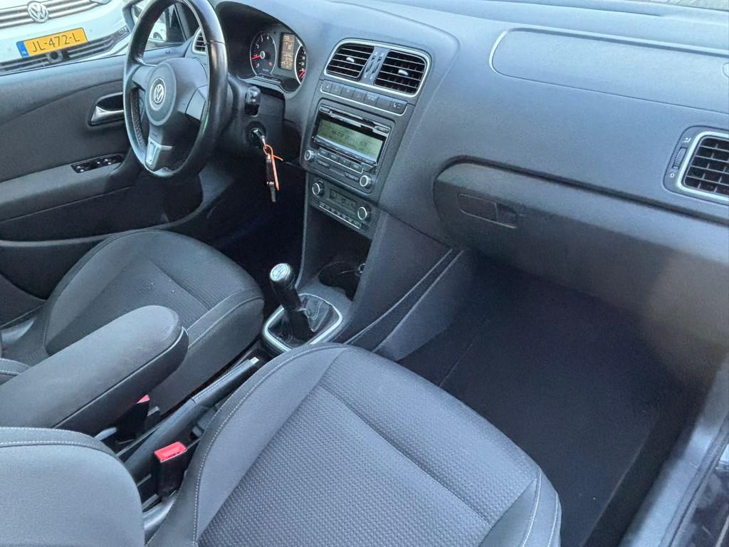 Volkswagen Polo 1.2 TSI Highline 5 deurs / DEALER ONDERHOUDE, Auto's, Volkswagen, Voorwielaandrijving, Euro 5, Stof, Zwart