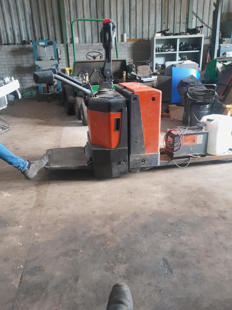 Te koop bt zelf rijdene elektrische  pallettruck  goed, Ophalen