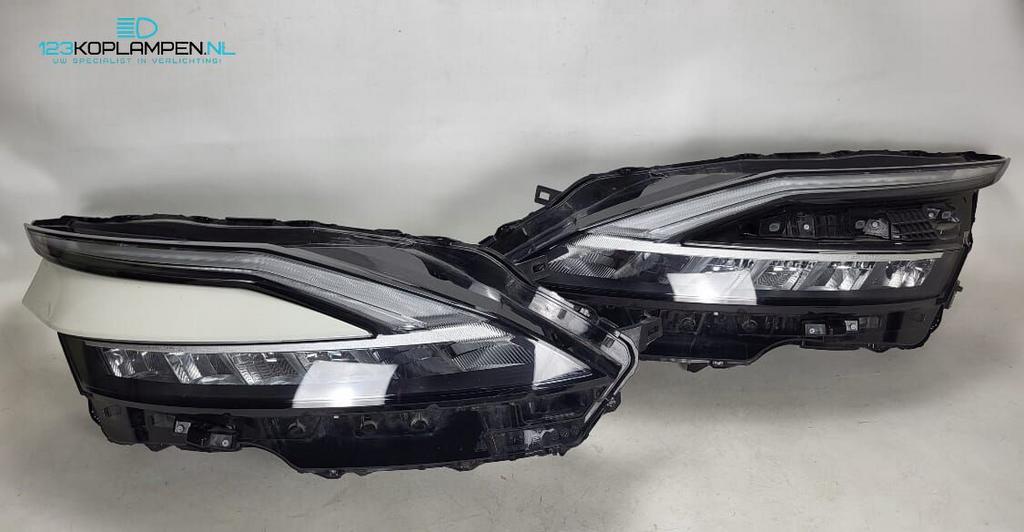 (J3) Nissan Qashqai J12 koplamp links rechts, Gebruikt, -, -, Ophalen of Verzenden