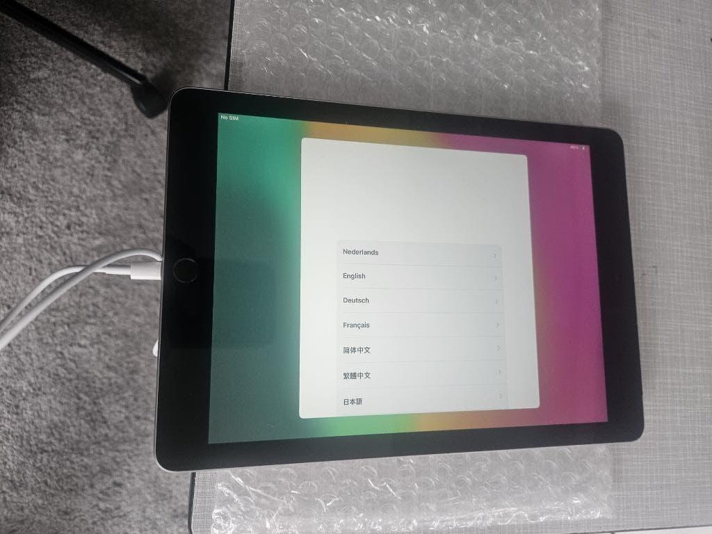 Apple iPad 6Th/5Th Gen WiFi+Cellular 4G 128GB Topstaat €90, 10 inch, Apple iPad, Ophalen of Verzenden, Zo goed als nieuw
