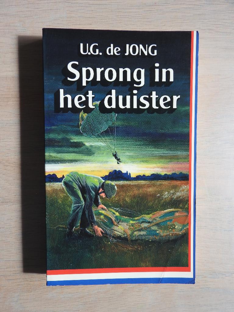 U.G. de Jong - Sprong in het duister - De Jonge Geuzen, Ophalen of Verzenden, Tweede Wereldoorlog, Zo goed als nieuw, Overige onderwerpen