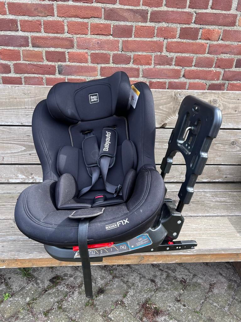 Babyauto Autostoel met Isofix met draaifunctie., Kinderen en Baby's, Autostoeltjes, Overige merken, Gebruikt, 0 t/m 18 kg, Verstelbare rugleuning