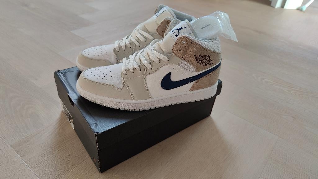 NIke Air Jordan 1 Mid MEM2 Maat 44 / 44.5 (Nieuw), Kleding | Heren, Schoenen, Overige kleuren, Nieuw, Ophalen of Verzenden, Sneakers of Gympen
