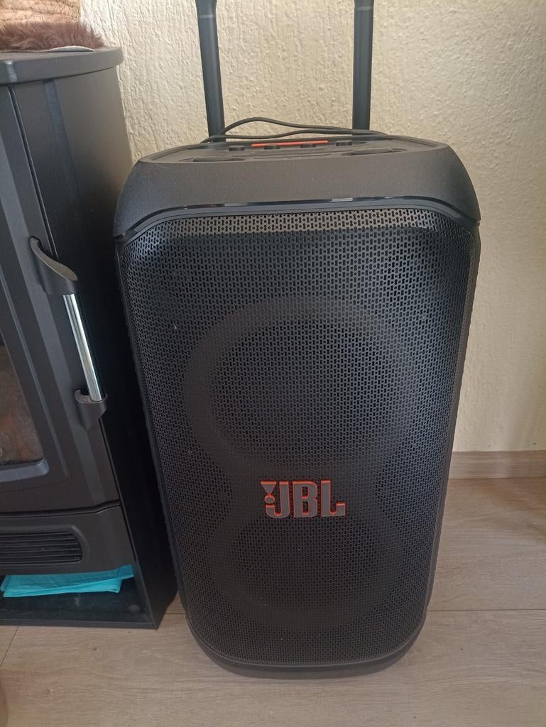 JBL partybox 320 stage nieuw model, JBL, Overige typen, Ophalen of Verzenden, Zo goed als nieuw